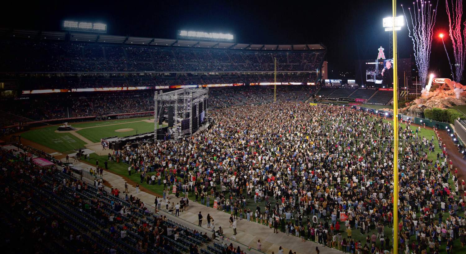 2021 SoCal Harvest crowd gathers at Angel Stadium on field