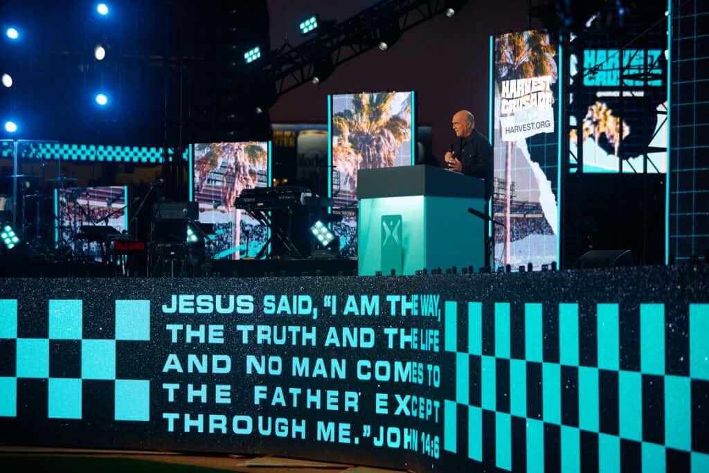 greg laurie preaching at the 2025 harvest crusade